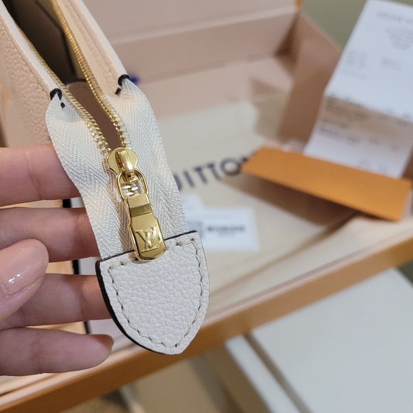 Authentic NWT Louis Vuitton Toiletry Pouch 26 Limited Edition 21 - Picture 4 of 5